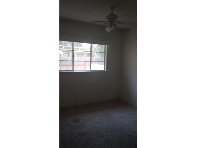 Looking For a Quiet Roommate to Rent a Room/Rooms